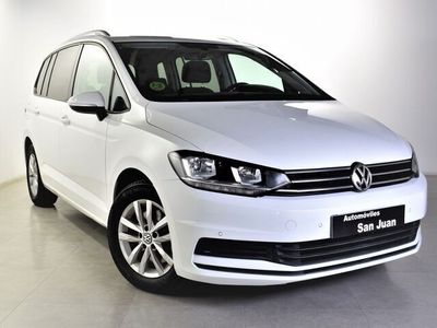 Blanco Usado 2017 VW Touran Advance Monovolumen | 16.990 € (Un poco caro)