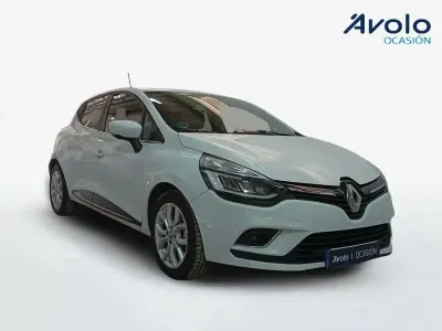 Begagnad Renault Clio IV Dynamique 90 HK (66 kW) 2016 Vit Sedan
