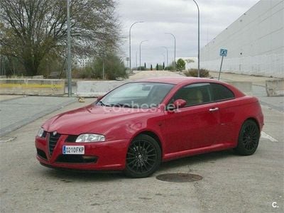 Rojo Usado 2007 Alfa Romeo GT Distinctive Coupe | 3700 € (Precio justo)