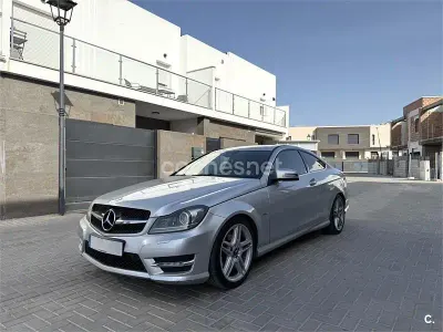 Usado Mercedes C180 156 CV (114 kW) 2011 Gris / plata Coupe