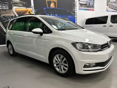 Usado VW Touran Business 115 CV (84 kW) 2017 Blanco Monovolumen