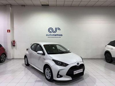 Usado Toyota Yaris Hybrid Active 116 CV (85 kW) 2021 Blanco Utilitario