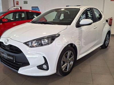 Blanco Usado 2024 Toyota Yaris Hybrid Active Berlina | 21.700 € (Precio justo)