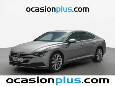 Usado VW Arteon Elegance 190 CV (139 kW) 2018 Gris plata Utilitario
