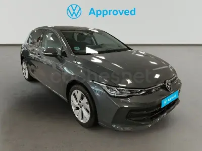 Usado VW Golf VIII 115 CV (84 kW) 2025 Gris / plata Berlina