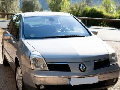 Usado Renault Vel Satis 140 CV (102 kW) 2006 Blanco Utilitario