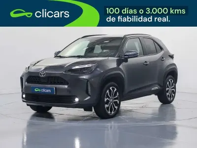 Usado Toyota Yaris Cross Active 92 CV (67 kW) 2024 Gris SUV