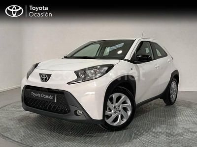 Usado Toyota Aygo X Play 72 CV (52 kW) 2024 Blanco SUV