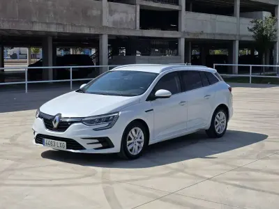 Usado Renault Mégane Intens 116 CV (85 kW) 2022 Blanco Utilitario