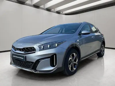 Usado Kia XCeed 100 CV (73 kW) 2025 Gris / plata SUV