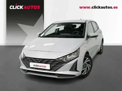 Usado Hyundai i20 79 HP (58 kW) 2025 Cinzento Citadino
