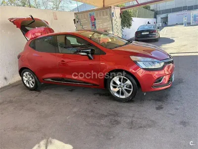 Usado Renault Clio IV LIMITED 90 CV (66 kW) 2016 Rojo Berlina
