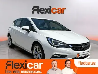 Usado Opel Astra Business 136 CV (100 kW) 2017 Negro