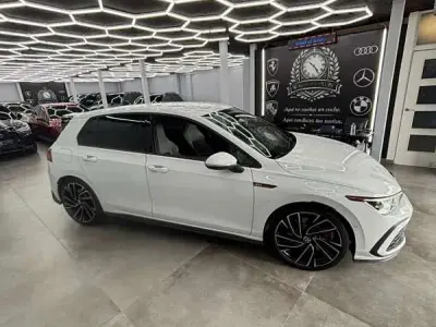 Usado VW Golf VIII GTI 245 CV (180 kW) 2021 Blanco Utilitario
