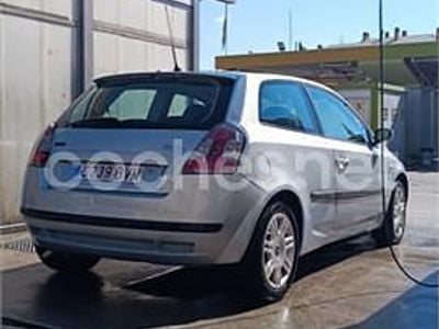 Usado Fiat Stilo Dynamic 115 CV (84 kW) 2002 Gris / plata Berlina