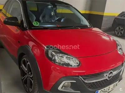 Usado Opel Adam Rocks S 150 CV (110 kW) 2015 Granate Utilitario