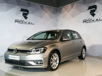 Usado VW Golf VII Advance 150 CV (110 kW) 2018 Gris / plata Berlina