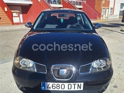 Usado Seat Ibiza Fresh 75 CV (55 kW) 2005 Negro Utilitario