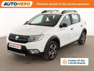 Usado Dacia Sandero Comfort 90 CV (66 kW) 2020 Blanco Berlina
