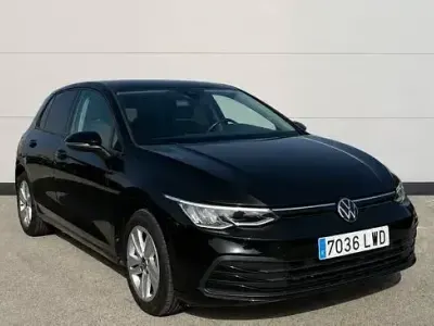 Usado VW Golf VIII Life 110 CV (80 kW) 2022 Negro Berlina