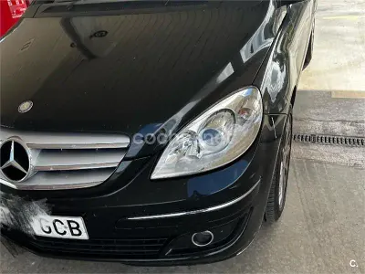 Usado Mercedes B200 140 CV (102 kW) 2008 Negro Monovolumen