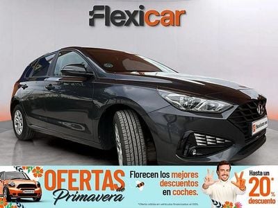 Usado Hyundai i30 110 CV (80 kW) 2022 Gris / plata Berlina