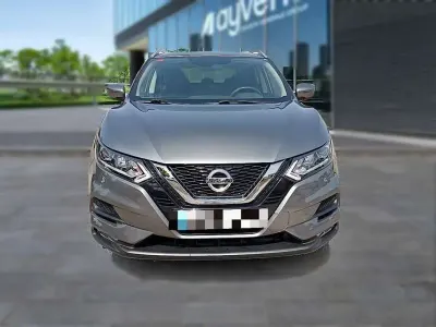 Usado Nissan Qashqai Style Edition 140 CV (102 kW) 2021 Gris SUV