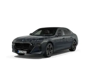 Usado BMW 750e Executive 489 CV (359 kW) 2026 Gris / plata Berlina