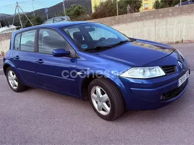Usado Renault Mégane Dynamique 100 CV (73 kW) 2007 Azul Berlina
