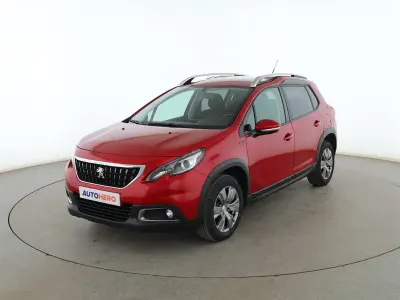 Usado Peugeot 2008 Signature Sky 114 CV (83 kW) 2019 Rojo SUV
