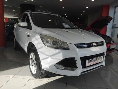Usado Ford Kuga Trend 120 CV (88 kW) 2014 Blanco SUV