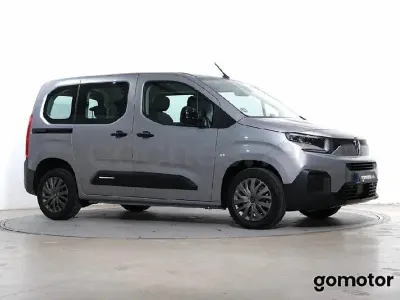 Usado Citroën Berlingo 100 CV (73 kW) 2025 Gris / plata Monovolumen