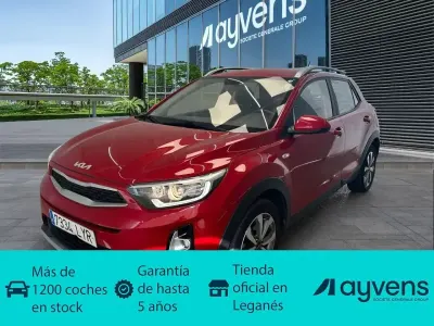 Usado Kia Stonic 84 CV (61 kW) 2022 Rojo SUV