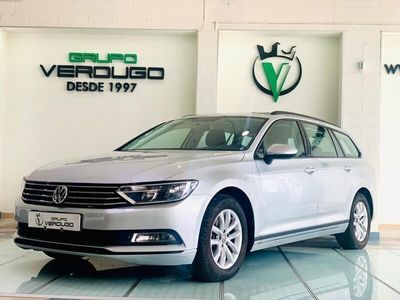 Gris Usado 2019 VW Passat Advance Berlina | 19.500 € (Caro)
