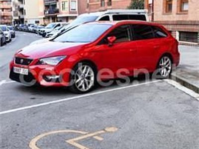 Usado Seat Leon ST FR 184 CV (135 kW) 2015 Rojo Familiar