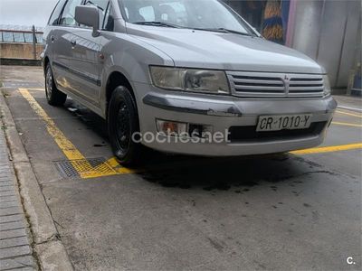 Usado Mitsubishi Space Wagon 150 CV (110 kW) 1999 Gris / plata Monovolumen