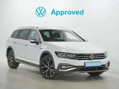 Usado VW Passat Alltrack 200 CV (147 kW) 2022 Blanco Familiar