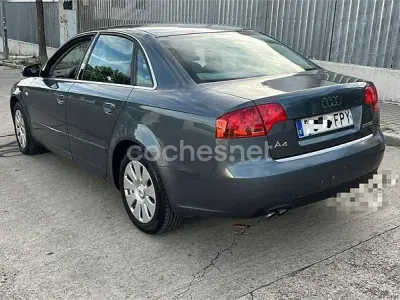 Usado Audi A4 140 CV (102 kW) 2007 Gris / plata Berlina
