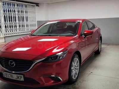 Usado Mazda 6 Luxury 150 CV (110 kW) 2015 Rojo Familiar