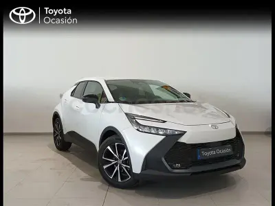 Käytetty Toyota C-HR Advance 140 HP (102 kW) 2024 Valkoinen Katumaasturi