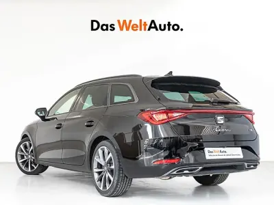 Usado Seat Leon FR 150 CV (110 kW) 2025 Negro Familiar