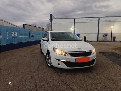 Usado Peugeot 308 Active 115 CV (84 kW) 2015 Blanco Berlina