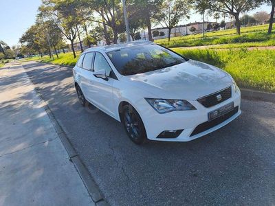 Usado Seat Leon Reference 110 CV (80 kW) 2016 Blanco Familiar