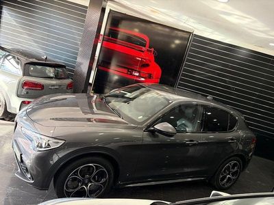 Usado Alfa Romeo Stelvio Veloce 210 CV (154 kW) 2022 Gris / plata SUV