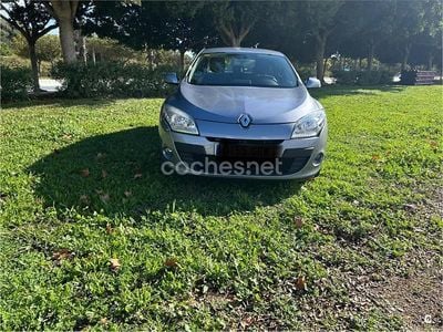 Gris / plata Usado 2009 Renault Mégane Dynamique Berlina | 6700 € (Precio justo)