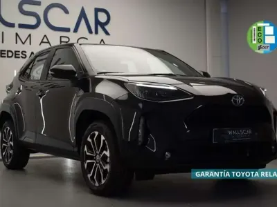 Usado Toyota Yaris Cross Connect Style 116 CV (85 kW) 2022 Negro SUV