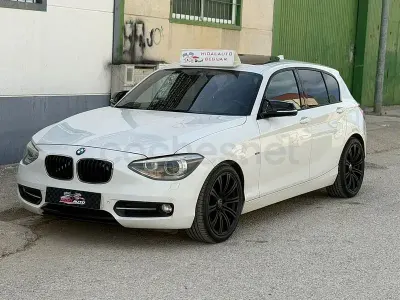 Usado BMW 118 Sport Line 143 CV (105 kW) 2013 Blanco Utilitario