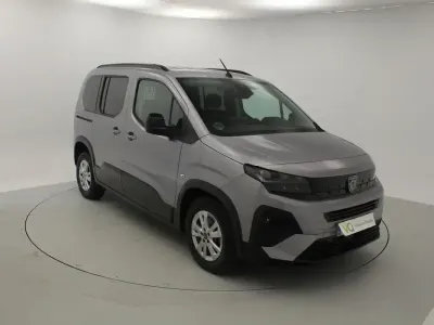 Usado Peugeot Rifter Allure 102 CV (75 kW) 2024 Gris Monovolumen