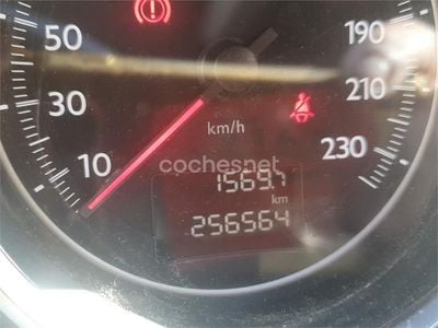 Usado Peugeot 508 SW Active 140 CV (102 kW) 2013 Negro Familiar