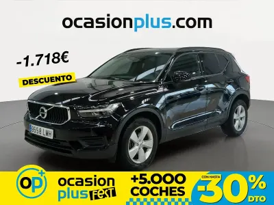 Begagnad Volvo XC40 Momentum 129 HK (94 kW) 2021 Svart SUV